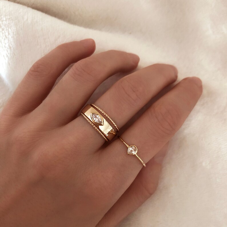 Bague Fine Rainurée Dorée, Bague Délicate Classique Minimaliste à Accumuler, Cadeau pour Elle image 5