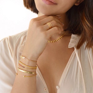 Simple Dainty Ombre Bracelet, Elegant Gift for Her, Gold to Burgundy Minimalist Delicate Bracelet, Boho Feminine Bracelet Gradient Beads image 2