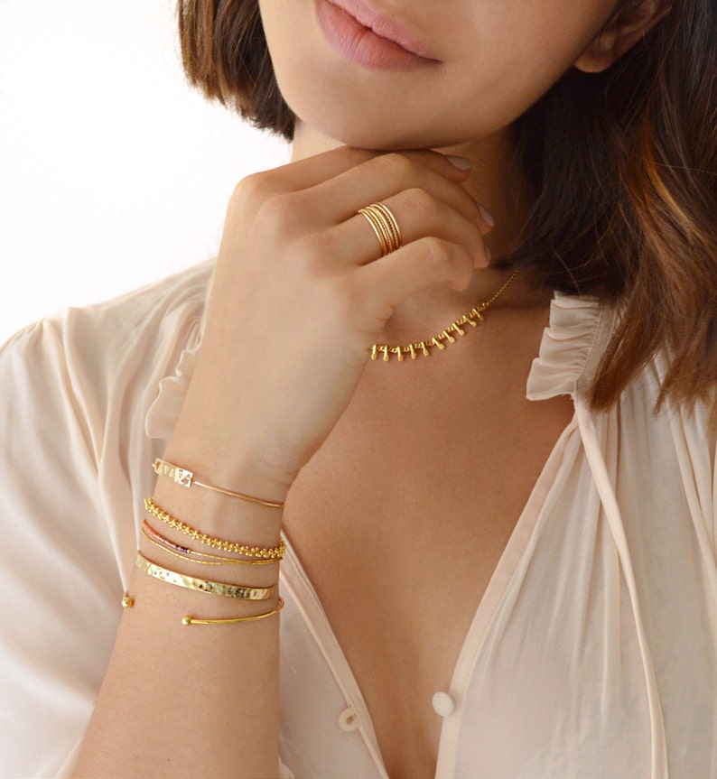 Simple Dainty Ombre Bracelet, Elegant Gift for Her, Gold to Burgundy Minimalist Delicate Bracelet, Boho Feminine Bracelet Gradient Beads image 2