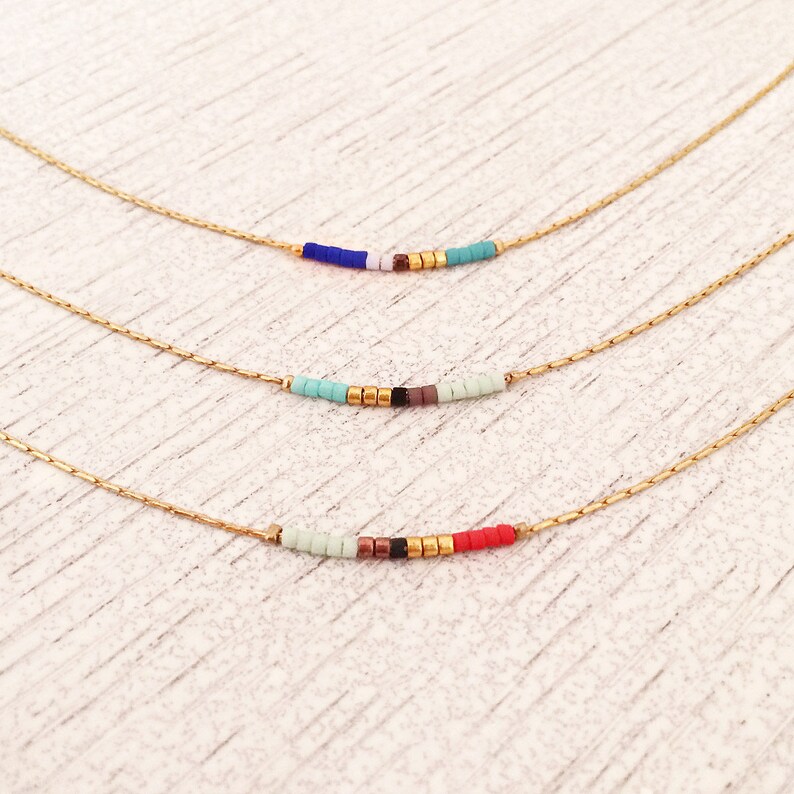 Minimalist Gold Delicate Short Necklace with Tiny Beads, Thin Layering Necklace, Colorful & Simple Boho Necklace imagem 4