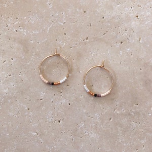 Minimalist Rose Gold Multicolor Hoop Earrings, Elegant Dainty Gift for Her, Delicate Beaded Thin Earrings, Boho Minimal Pink Gold Hoops Peach & White