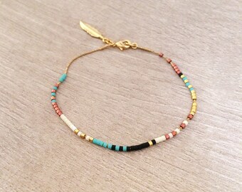 Dainty Boho Multicolor Gold Bracelet with Feather Charm, Minimalist Beaded Colorful Cute Summer Friendship Bracelet Gift for Her