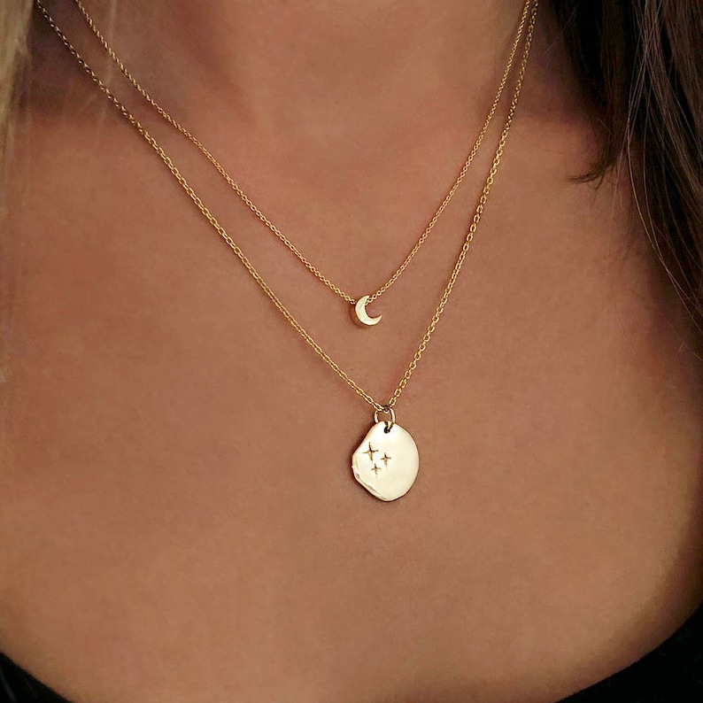 Minimalist Dainty Moon Gold Necklace, Delicate Short Necklace with Small Crescent Charm, Thin Simple Boho Layering Choker imagen 3