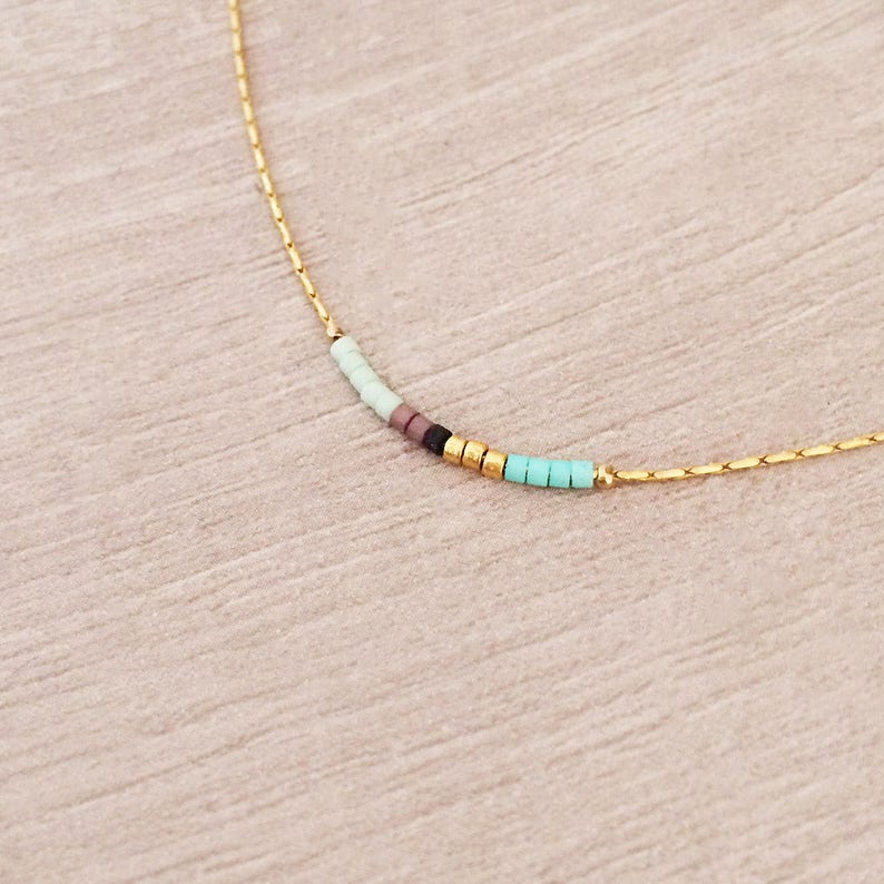 Minimalist Gold Delicate Short Necklace with Tiny Beads, Thin Layering Necklace, Colorful & Simple Boho Necklace imagem 3