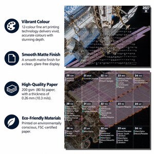 K&ouml;nnte beinhalten: Ein Wandkalender f&uuml;r 2027 mit einer hochaufl&ouml;senden Fotografie der Internationalen Raumstation vor dem Hintergrund der Erde und des Weltraums. Das Kalenderraster enth&auml;lt astronomische Ereignisse, Daten und Wochentage in englischer Sprache.