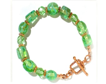 Green Beaded Bracelet, Copper Toggle Clasp,  8 inch bracelet, - B2021-08