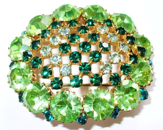 Green Vintage Austrian Crystal Pin,  Green and Go… - image 1