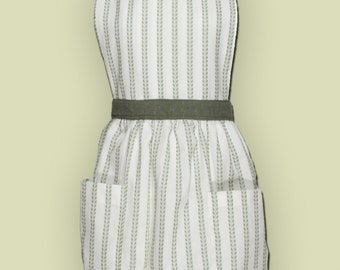 Handmade, lined, cotton, kitchen apron with 2 pockets.