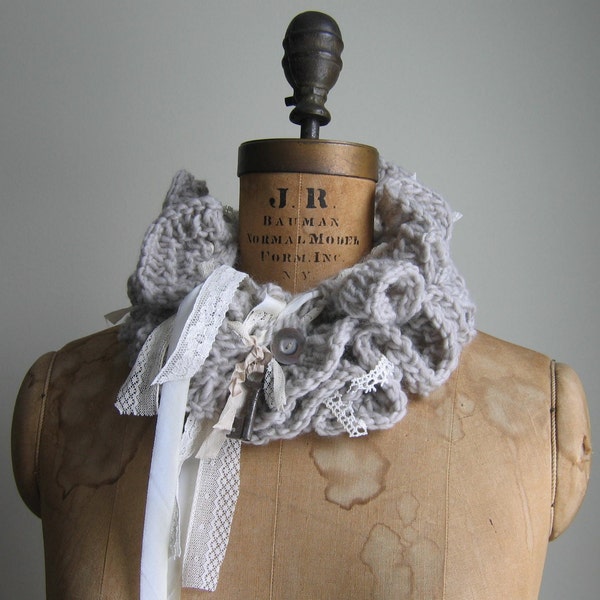 Ruffle knit scarf - Twirling on The Ice FREE US Canada shipping