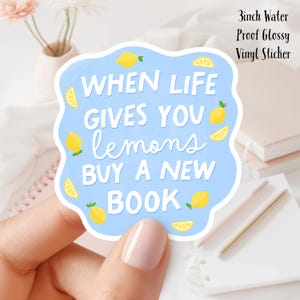 人生でレモンをもらったら、新しい本を買おう。Bookish 3インチ 3インチ 光沢 防水 ビニールステッカー ウォーターボトルや電子書籍リーダーに最適