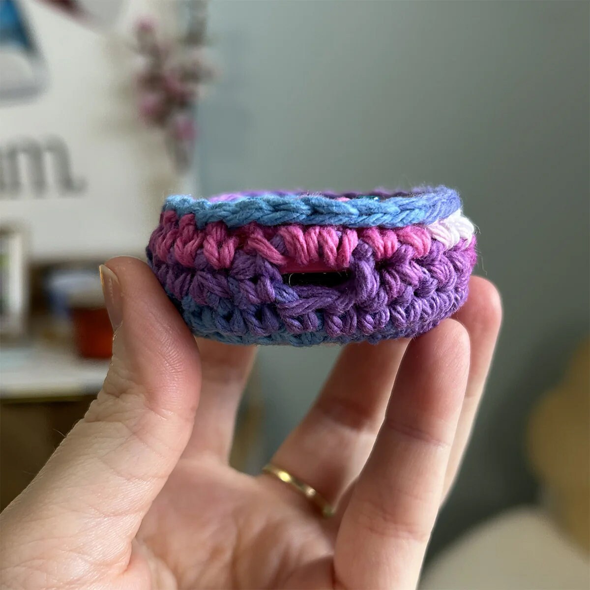 たまごっちUni パープル かぎ針編みケース付き Tamagotchi Uni Purple（たまごっち ユニ パープル） BANDAI｜バンダイ