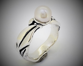 Pearl Ring, sterling silver pearl ring, Floral style pearl ring, genuine cultured pearl ring