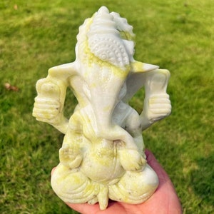 Hand-Carved Green Jade Ganesha Statue: Hindu God Decor