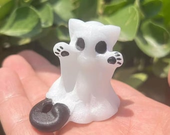 Marble Ghost Cat Figurine: Spooky Halloween Decor