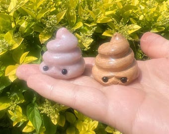 Hand-Carved Gemstone Poop Figurine: Funny Crystal Desk Decor