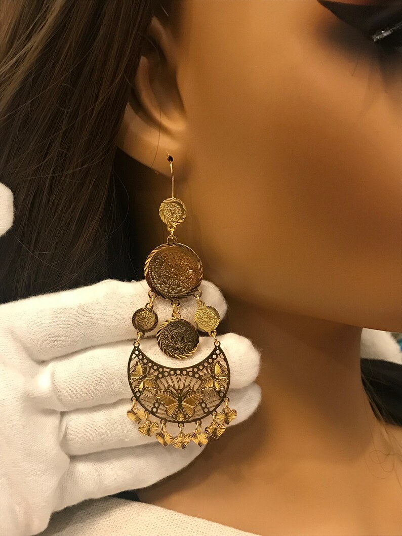 Lira Trendy Knot Hoop Earrings main image 1