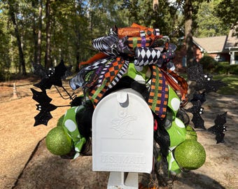 Halloween Mailbox Swag, Large Halloween Centerpiece, Mailbox Garland Swag for Mailbox, Halloween Mailbox Topper, Halloween Decor, Fall Decor