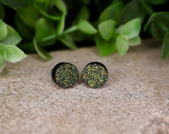 Clous d'oreilles en résine noire effet perle, 10 mm, tige et fond en acier inoxydable, pailletés, colorés