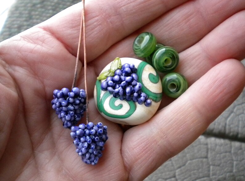 unique headpin Grape Headpin glass headpin Lampwork Focal purple lampwork Lampwork Headpin lampwork pendant bead Lampwork Grape Set