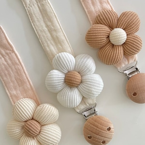 Personalized flower-shaped pacifier clip, baby pacifier clip, in cotton gauze