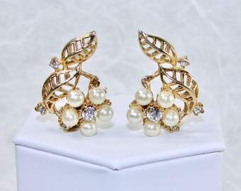 Enhanced 50's Vintage Pearl Rhinestone Climber Clip Gold Tone Wedding Bridal Formal Evening Prom