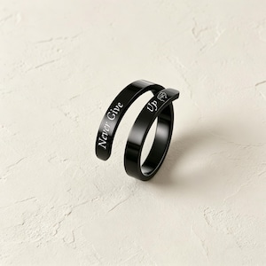 Anillo abierto de acero inoxidable, anillo ajustable tipo abrazo, anillo que no se deslustra, regalo para mujeres, anillo llamativo, anillos para parejas, anillo motivacional