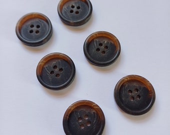 Noyer (6 boutons) - 23 mm