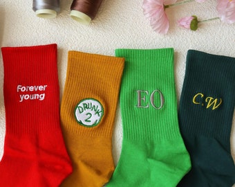 Calcetines con nombre personalizado, calcetines para bodas, calcetines personalizados, calcetines con nombre familiar bordado, regalo de cumpleaños creativo, regalo para él
