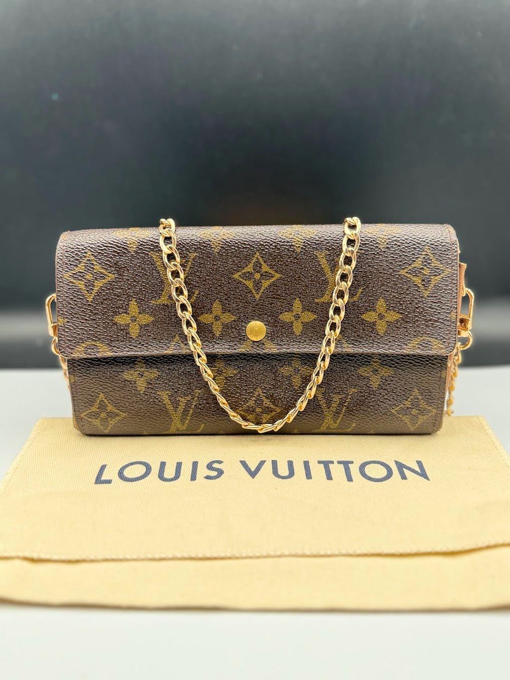 LOUIS VUITTON 90’s vintage pouch Louis Vuitton Vintage Pouch | Artzze