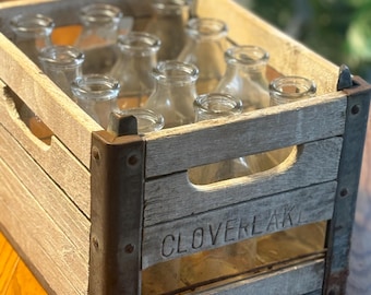 Vintage Cloverlake Duraglas Dairy & Wood Case 12 Square Quart Milk Bottles