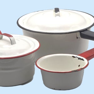 Sartenes esmaltadas vintage: decoración de cocina de granja de los años 30, blancas con borde, juego de 3