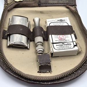Razor Kit in Leather Case with Mirror, Razor, and Razor Blade Box, Case Has Top Hat, Gloves and Cane Logo, Collectible 1966 Gillette Vintage