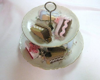 Luna Bella Red Velvet Cake Slice