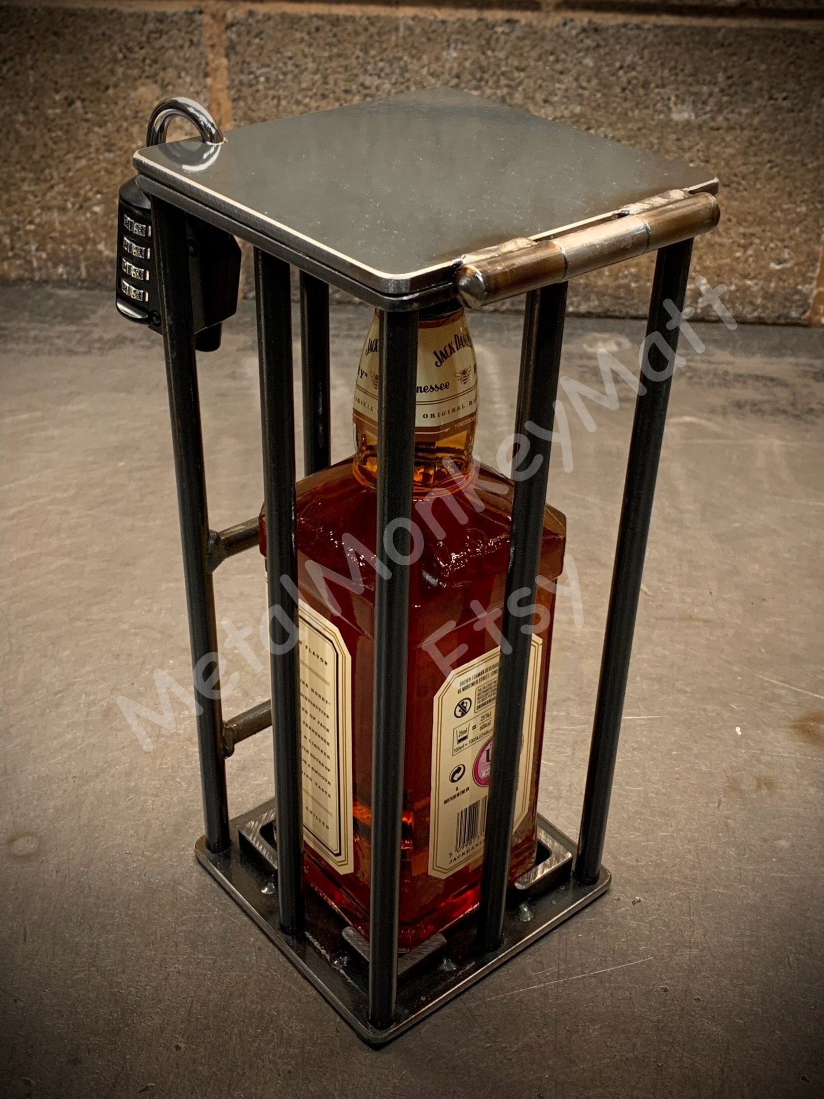 希少!!【V MADE】COUNTRY JAIL L/T【送関込】 Vintage #3 Jackson Whiskey Scotch Amber Premium Glass Bottle