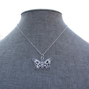 Butterfy Mallgoth Necklace 90s Vibes Gothic Coffin Vampire Skull Wings