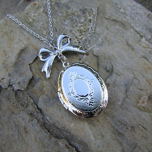 Classic Bow Photo Locket Cottagecore Necklace Stainless Steel Chain