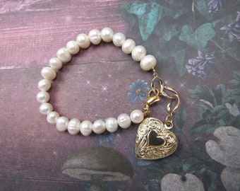 Pearl Bracelet Locket Bracelet Heart Shaped Locket Simple Minimalist Retro Vintage Style Gift Box