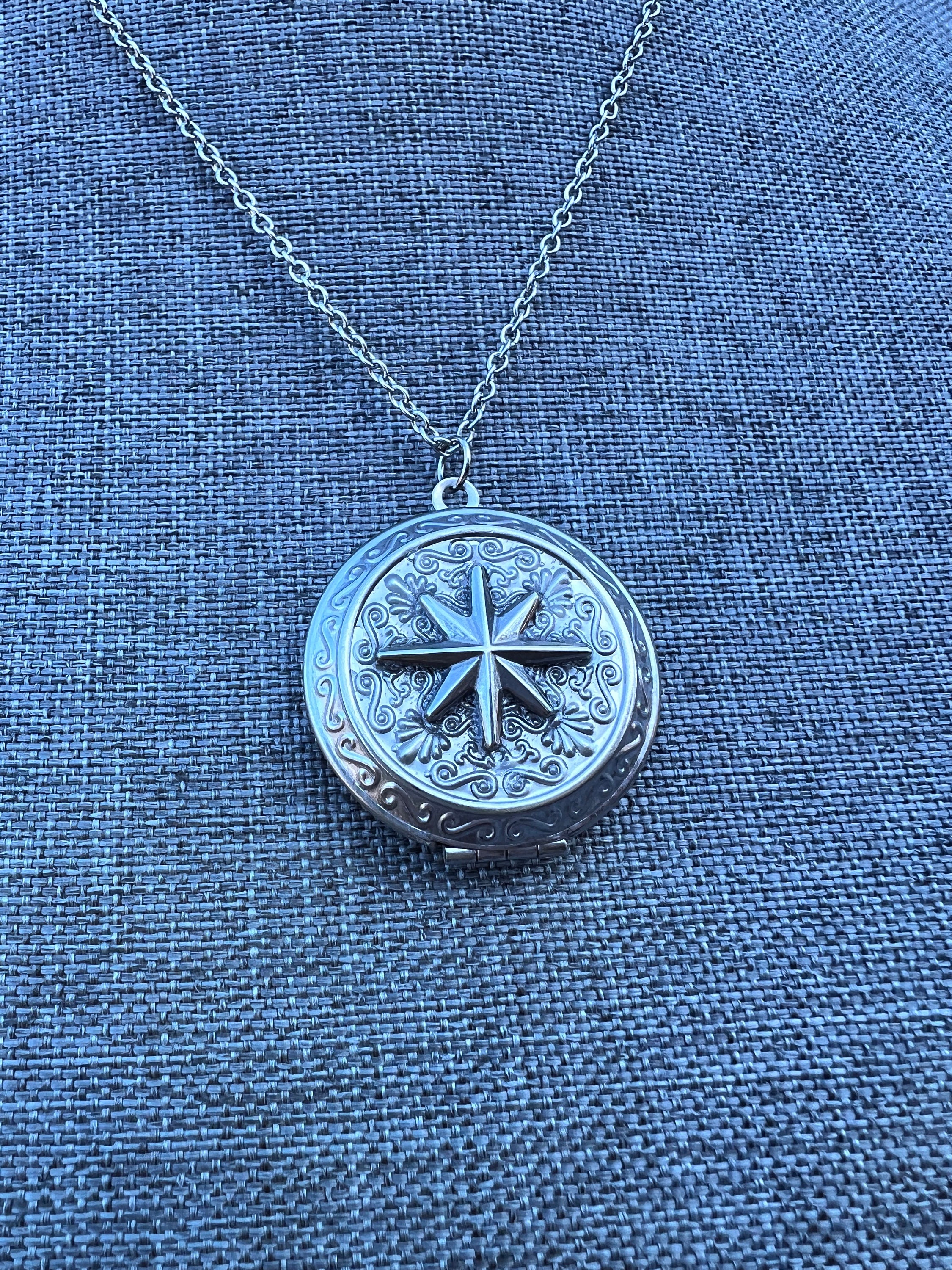 Opening Star Locket Custom Guiding Star Photo Locket Stainless Steel Timeless Elegant ...