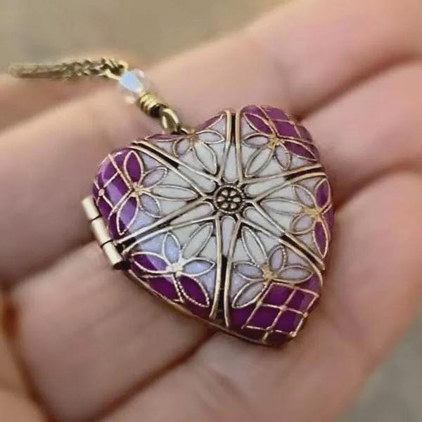 Vintage Locket Necklace For Women, Personalized Mother's Day Gift with Photos Gifts For Her