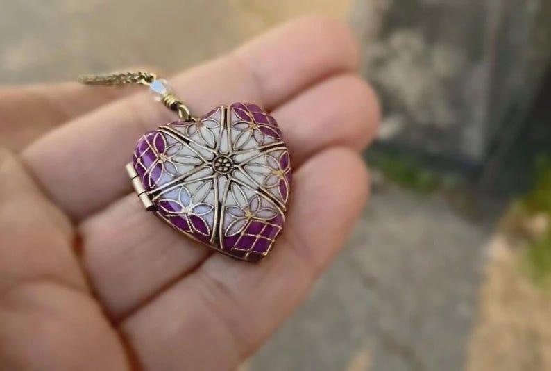 Vintage Locket Necklace For Women, Personalized Mother's Day Gift with Photos Gifts For Her image 1