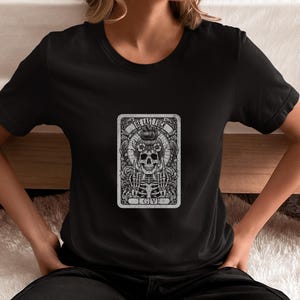 La última mierda que me importa, carta del tarot angustiada, camiseta gráfica minimalista espiritual, camiseta de manga corta ocultista, camiseta mística, regalo para amantes del tarot