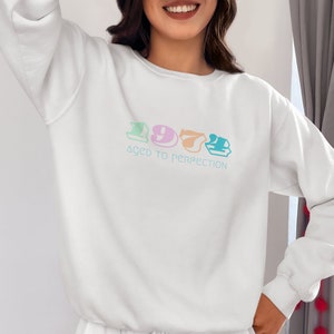 Maglione di compleanno del 1974 nel Regno Unito / Regali per il 50° compleanno per le donne / Felpa per il 50° compleanno / Regalo di compleanno per mamma / Regalo per zia, sorella