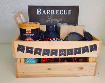 BBQ Lounge Pennant Chain & Beer Garden Sign | Gift for Men | DIY Gift Box | Birthday, Father's Day, Men's Day | PDF Download