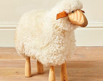とっても可愛い 羊スツール　北欧　羊の形のファースツール　アクタス とっても可愛い 羊スツール 北欧 羊の形のファースツール