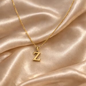 Gepersonaliseerde eerste ketting A-Z, gouden letterketting, sierlijke gelaagde ketting, verjaardagscadeau voor haar, bruidsmeisjesieraden
