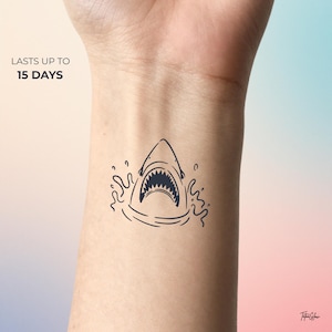 Tatuagem temporária de tubarão | Tatuagem minimalista de tubarão | Tatuagem oceânica | Tatuagem de animal com linhas finas | Tatuagem de vida marinha
