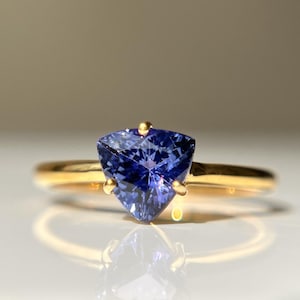 Vibrant Tanzanite Trillion Cut Engagement Ring, Handcrafted 14K Gold, Luxury Fine Jewelry, Minimalist Stacking Ring, Unique Gift for her
