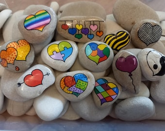 Steine bemalt Glücksstein Glücksbringer Herz Muttertag