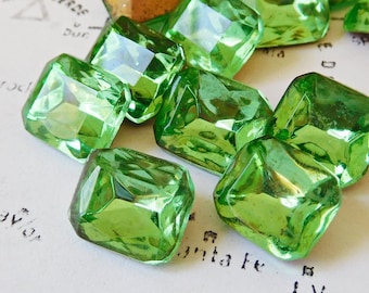 Christmas in July Sale! 6 Vintage Peridot Green 12x10mm Octagon Glass Rhinestone Jewels (5-55-6)