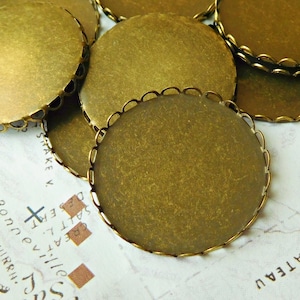Shipping Delay Sale! 6 Brass Oxidized Bronze Round 32mm Lace Edge Cabochon Settings (7-25-6)